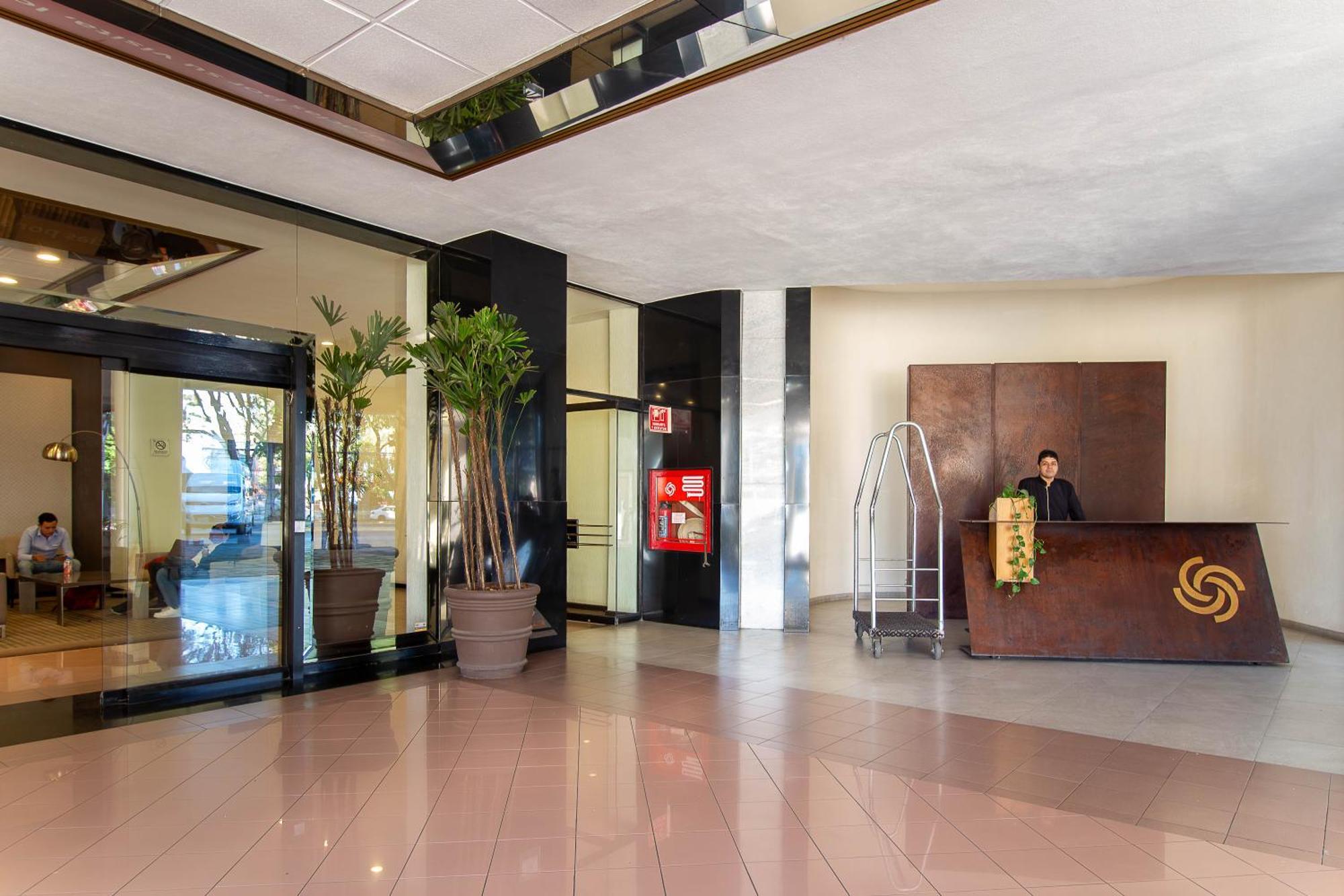 Hotel Guadalajara Plaza Expo Eksteriør billede