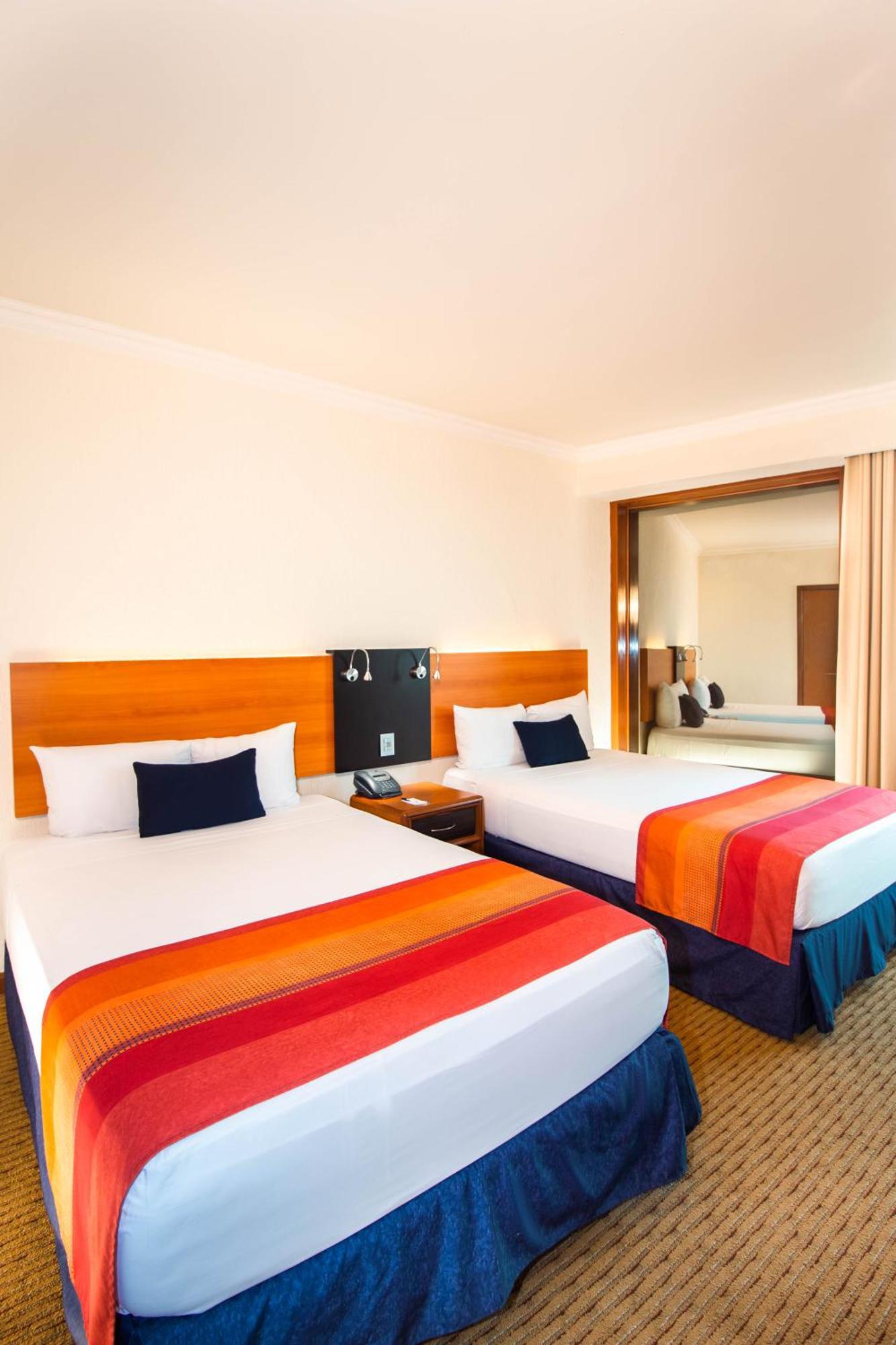 Hotel Guadalajara Plaza Expo Eksteriør billede